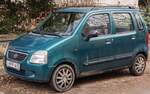 Suzuki Wagon R+ in der Farbe Forest Green.