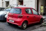 Rückansicht: Toyota Yaris Mk1.