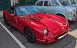 TVR Chimaera. Von 1992 bis ins Jahr 2003 baute die die Firma TVR aus dem englischen Blackpool dieses Roadster-Modell. Der Sportwagen konnte unter unterschiedlichen Typenbezeichnungen mit drei verschiedenen V8-Motoren aus dem Hause Rover geordert werd ...