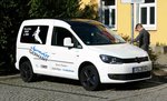 =VW Caddy steht im August 2016 am Bahnhof Fulda