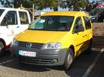 =VW Caddy von DHL Deutsche Post steht im Oktober 2018 in Fulda