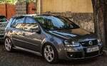 Hier ist ein VW Golf V GTI zu sehen.