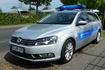 =VW Passat von  Blaulichtverkauf  steht auf dem Parkplatz der RettMobil 2017 in Fulda, Mai 2017