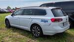=VW Passat von DRÄGER steht auf dem Parkgelände der Rettmobil 2024 in Fulda.