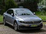 VW Passat B8 GTE. Als Plugin Hybrid darf er noch in Ungarn gr�nes Kennzeichen tragen. Foto: Marz, 2026.