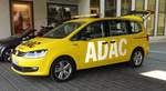 =VW Sharan des ADAC steht zur Hilfeleistung im Juli 2018 in Karlsruhe