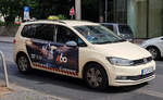 =VW Touran als Taxi unterwegs in Fulda, 07-2021