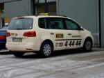 VW TOURAN als TAXI geparkt in RE 09_02_2012