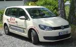=VW Touran als Taxi, gesehen im Juni 2019 in Bad Camberg