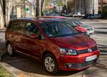 Hier ist ein VW Touran Mk1 (zweite Facelift, also GP2) zu sehen.