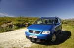 VW Touran 1,9 l Diesel, 100 PS Bj. 2003 Farbe: divingblue metalic