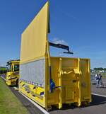 Quarant�ne Container f�r e-Fahrzeuge, wo diese nach einem Unfall, mit aufgegangenen Airbags f�r 72 Stunden unter Kontrolle gehalten werden, war beim e-Day in Colmar Berg zu sehen. 07.07.2024 