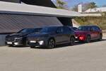 Mazda CX 6e, warten auf einem Parkplatz auf ihre Abholung. 10.2026