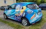 =Renault Zoe vom INSEL-WERBESTUDIO steht im Juni 2024 in Sassnitz