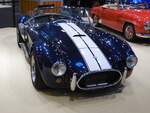AC 'Shelby' Cobra 427 aus dem Jahr 1966. Die Zahl 427 in der Modellbezeichnung bezieht sich auf den Zylinderinhalt von 427 cui. Der V8-Motor stammt aus dem Regal von Ford/USA und hat einen Hubraum von den genannten 427 cui (6997 cm³) und leistet ...