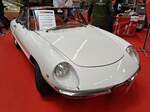 Alfa Romeo Duetto Spider, produziert von 1966 bis 1969. Werksintern hie� die Baureihe 105/115. Anfangs war der Wagen mit einem 1.6l Vierzylinderreihenmotor ausger�stet. Ab 1967 wurde die Motorenpalette mit dem 1750 Veloce nach oben und mit dem 1300&# ...