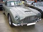 Aston Martin DB5. 1963 - 1965. Der auch als Dienstauto von James Bond/007 bekannt gewordene DB5 ist mit einem 6-Zylinderreihenmotor, der aus 3995 cm³ Hubraum 286 PS leistet, motorisiert. Classic Remise Düsseldorf am 26.02.2017.