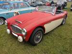 Austin Healey 100/6 BN4 aus dem Jahr 1957 in der Farbkombination colorado red over ivory.