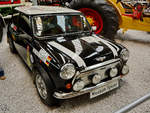 Ein Rover Mini Cooper MK II von 1994, so gesehen Mitte Mai 2014 im Technik-Museum Speyer.