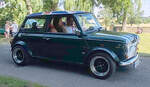 =Austin Mini auf dem Weg zur Oldtimerausstellung bei Schloss Fasanerie, 06-2025