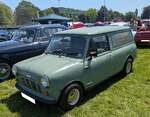 Austin Mini 95L Panel Van aus dem Jahr 1982. Der Namenszusatz '95“ steht dabei f�r das zul�ssige Gesamtgewicht von 950 Kilogramm. Da er als Nutzfahrzeug konzipiert war, war er recht spartanisch ausgestattet. Keinerlei Chrom verzierte die Kaross ...