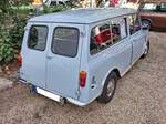 Heckansicht eines Austin Mini MK2 Countryman aus dem Jahr 1971. Cars & Castle auf Schlo� Lauersfort in Moers am 03.10.2026.
 