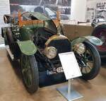 =Austro Daimler 20 HP war in seinem Arbeitsleben als Traktor in Australien eingesetzt, heute
steht er im Museum  fahr(T)raum - Ferdinand Porsche  in Mattsee/Österreich, Juni 2022. Das gezeigte Fahrzeug ist gebaut im Jahr 1911, hat  2212 ccm und 20 PS.
