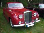 Bentley S1 Saloon im Farbton burgundy red aus dem Jahr 1958.