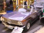 BMW 2002 Cabriolet. 1968 - 1971. Vom 2002 als Vollcabriolet wurden lediglich 256 Stück bei Baur in Stuttgart produziert. Die Motoriesierung war gleich, wie die der Limousine. Ab 1971 bekam die Cabrioletkarosse einen Überrollbügel. Ausstellung  Legenden erleben  in Essen am 08.10.2011.