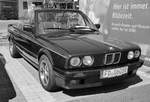 =BMW 318 Cabrio, Bj. 1990, gesehen bei der Oldtimerveranstaltung der  Alten Zylinder  in Hilders, Juni 2019