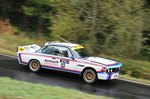 BMW 3.0 CSL von Autosoft Racing Team, auf teils noch glaten Asphalt, Rally Köln - Ahrweiler 12.11.2016 
