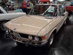 BMW E3 2500 im Farbton nevadabeige.