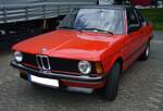 BMW 316 TC der Baureihe E21 im Farbton iberischrot.