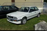 Ein BMW 325e zu Besuch am Oldtimer Treff auf den Areal des Flugplatz in Bleienbach am 31.05.2026