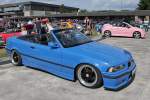 BMW M3 vor Peugeot 207 - Männer-Spielzeug und Frauen-Spielzeug bei den Grefrath Tuning Days, 11.8.2013 