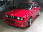 BMW E30 M3 im Farbton misanorot, gebaut in den Jahren von 1986 bis 1991.