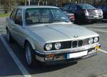 BMW E30 325i im Farbton bronzitbeige.