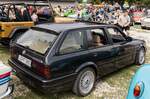 Rückansicht: BMW 325iX E30 Touring.