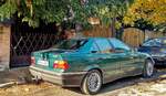 Diesen BMW 3er E36 Sedan (Farbe: Lagunengrün) habe ich in November 2020 gesehen.