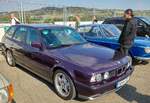 BMW 5er E34 Touring in violet, gesehen auf der Hungaroring Classics am 01.10.2017.