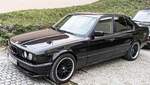 Hier ist ein BMW 5er E34 (ist schon Oldtimer) zu sehen. Das Foto habe ich in November, 2023 geschossen.