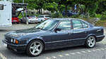 Im Bild ein f�nfer BMW der dritten Generation, welcher Ende Mai 2026 auf einem Parkplatz abgestellt war.