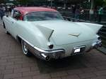 Heckansicht eines Cadillac Series 62 Eldorado Coupe de Ville Hardtop des Modelljahres 1957. US-Cartreffen am CentroO am 21.07.2019.