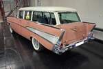 Heckansicht eines Chevrolet Series 2400C Bel Air Beauville Station Wagon aus dem Jahr 1957 in der Farbkombination canyon coral/polo white. Techno Classica Salon in Dortmund am 25.09.2026.