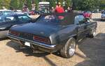 Heckansicht eines Chevrolet Camaro Convertible im Farbton cortez silver aus dem Jahr 1969.