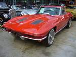 Chevrolet Corvette C2 Sting Ray Split Window Coupe aus dem Modelljahr 1963 im Farbton riverside red.