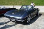 Eine Corvette C2  Sting Ray  Cabrio auf der US-Car-Show in Grefrath im August 2010.