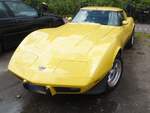 Chevrolet Corvette C3 Targa aus dem Modelljahr 1977 im Farbton bright yellow.