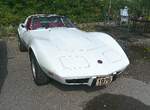 Chevrolet Corvette C3 Sting Ray Targa im Farbton classic white aus dem Modelljahr 1976.