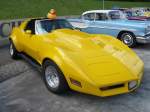 Eine Corvette  Stingray  in Quietsche-Gelb von 1976 auf der US-Car-Show in Grefrath im August 2010.